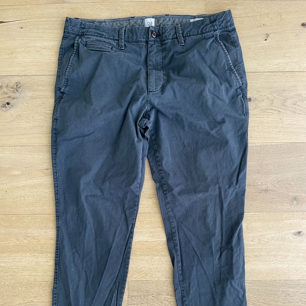 Gap Mens Slim Khaki